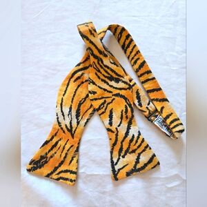 Tiger Print Self Tie Bowtie